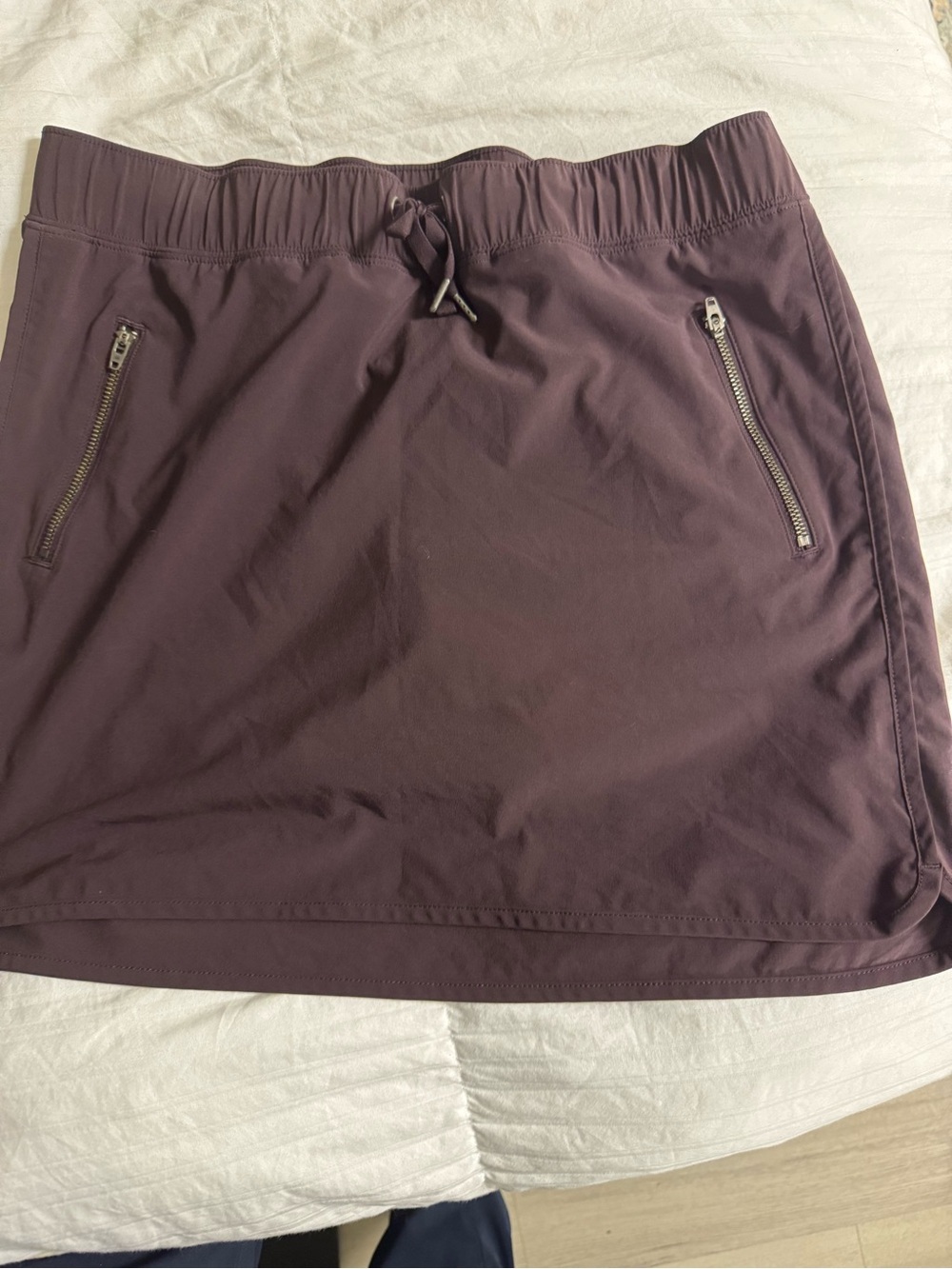 🔥Athleta  Beautiful Plum Performance / Tennis Skort  inner shorts - LIKE NEW